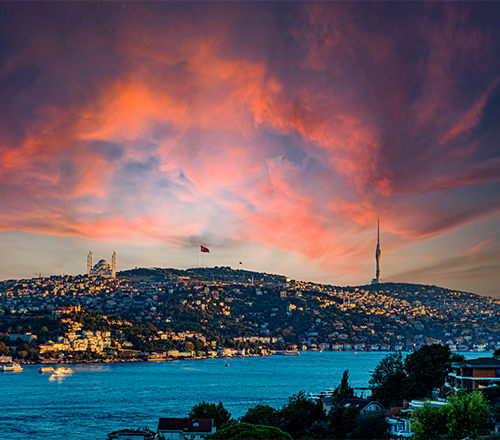 Avrupa'nın en yüksek kulesi Çamlıca Kulesi! Ziyaretçi akınına uğradı İstanbul'un simgesi oldu....